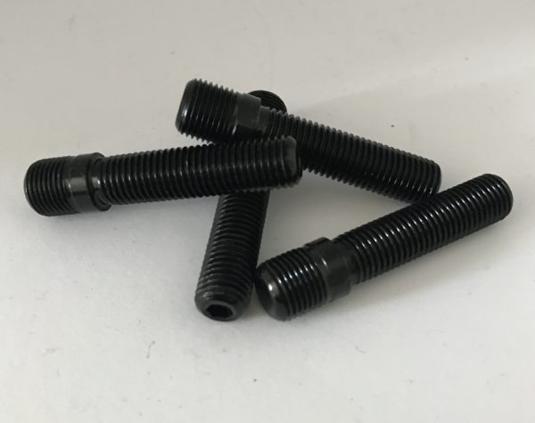 Studs M14x1.25 til M12x1.5